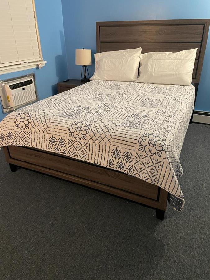 Habitación en casa particular Large 3-bedrooms/2-bath Apt, One Block To Train Nueva York